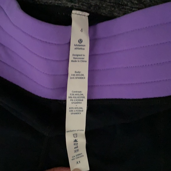 Lulu Lemon black leggings size 4 - Picture 4 of 4